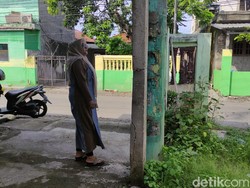 Warga Sidoarjo Minta Keringanan Biaya Pindah Tiang Listrik Jadi Rp 5 Juta