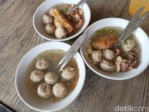 Gurih Kenyal Bakso Kikil Legendaris di Blitar yang Bikin Ketagihan