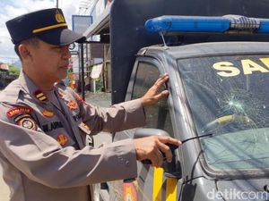 2 Kelompok Massa di Tulungagung Bentrok, Mobil Polisi-Rumah Warga Rusak