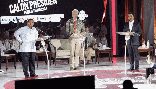 Bingkai Sepekan: Panas Debat Capres ketiga hingga Hari Patah Hati Se-Asia