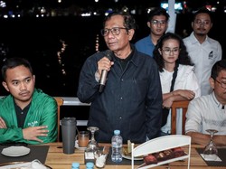 Mahfud Persilakan Relawan Nobar Debat: Sangat Bermutu untuk Ditonton