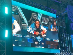 Gibran Kunjungi Acara Esport di ICE BSD, Ikut Main Bareng Raffi Ahmad