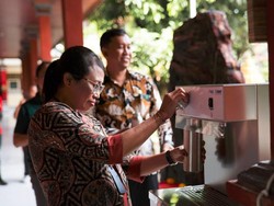 Kurangi Konsumsi Air Kemasan, Mesin Canggih Asal Jerman Dipasang di 2 SD