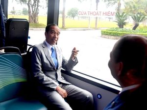 Temui PM Vietnam, Jokowi Minta Impor Beras ke RI Dilancarkan