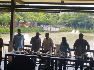 Makan Siang Bareng Nelayan-Pengemudi Bentor di Medan, Ini Pesan Prabowo Makan Siang Bareng Nelayan-Pengemudi Bentor di Medan, Ini Pesan Prabowo