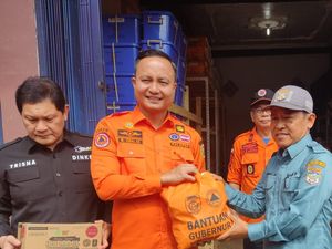 Pemprov Sumsel Salurkan 600 Paket Sembako ke Banjir Muratara