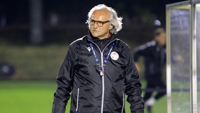 Petar Segrt menjadi pelatih Tajikistan di Piala Asia 2023.