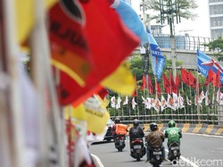 Baliho-Bendera Bahayakan Pengguna Jalan di Jakbar Akan Ditertibkan