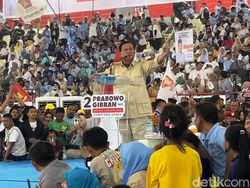 Momen Prabowo Tanya ke Relawan: Bobby Pantas Pimpin Sumut?