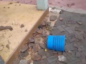 Teror Tetangga di Sidoarjo Lempar Batu dan Genting ke Rumah Teror Tetangga di Sidoarjo Lempar Batu dan Genting ke Rumah
