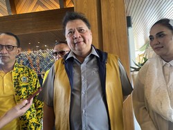 Airlangga Tak Khawatir Kubu Anies dan Ganjar Bersatu di Putaran Dua