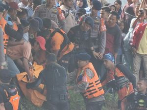 Hanyut Saat Mandi Bareng Teman, Pelajar SD di Padang Ditemukan Tewas Hanyut Saat Mandi Bareng Teman, Pelajar SD di Padang Ditemukan Tewas