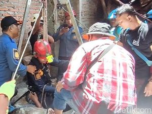 Nyemplung Sumur Tetangga, Pria di Bayat Klaten Diselamatkan Tim SAR Gabungan Nyemplung Sumur Tetangga, Pria di Bayat Klaten Diselamatkan Tim SAR Gabungan