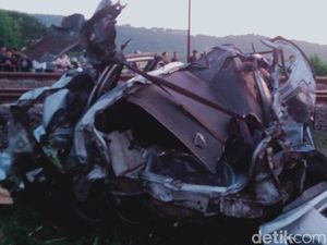 Identitas Korban Laka Maut KA Gaya Baru Vs Agya di Prambanan Klaten Identitas Korban Laka Maut KA Gaya Baru Vs Agya di Prambanan Klaten