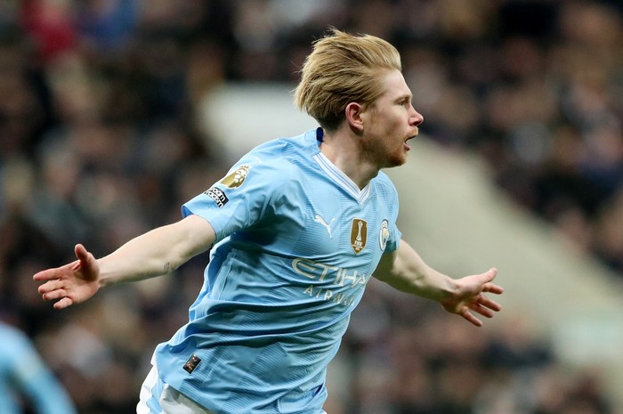 Soccer Football - Premier League - Newcastle United v Manchester City - St James Park, Newcastle, Britain - January 13, 2024 Manchester Citys Kevin De Bruyne celebrates scoring their second goal REUTERS/Scott Heppell NO USE WITH UNAUTHORIZED AUDIO, VIDEO, DATA, FIXTURE LISTS, CLUB/LEAGUE LOGOS OR LIVE SERVICES. ONLINE IN-MATCH USE LIMITED TO 45 IMAGES, NO VIDEO EMULATION. NO USE IN BETTING, GAMES OR SINGLE CLUB/LEAGUE/PLAYER PUBLICATIONS.
