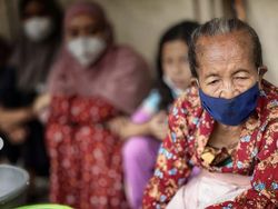 5 Kuliner Kaki Lima yang Melegenda di Yogyakarta, Oseng Mercon hingga Lupis! 5 Kuliner Kaki Lima yang Melegenda di Yogyakarta, Oseng Mercon hingga Lupis!