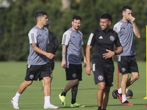 Eks Bintang-bintang Barca Reuni di Miami: Messi-Suarez-Busquets