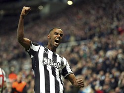 Newcastle Unggul 2-1 Atas Man City di Babak Pertama