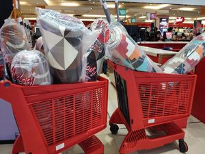 Pelanggan Ini Happy Borong Perabotan Rumah Tangga Hemat Rp 400 Ribuan