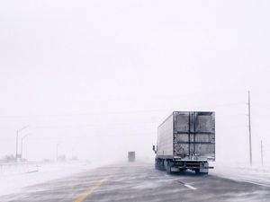 Beda Truk Trailer dan Tronton, serta Beberapa Jenisnya di Indonesia Beda Truk Trailer dan Tronton, serta Beberapa Jenisnya di Indonesia
