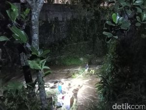 Dramatis! 2 Pemancing Sempat Terjebak di Sungai Cipelang Dramatis! 2 Pemancing Sempat Terjebak di Sungai Cipelang