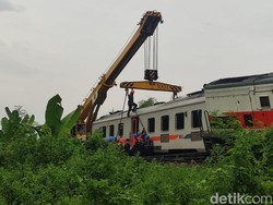 2 Rangkaian KA Pandalungan Telah Dievakuasi Tapi Jalur Belum Bisa Dilewati