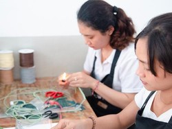 Laris Manis Bisnis Gelang Tridatu, 70 Persen Diminati Masyarakat Luar Bali