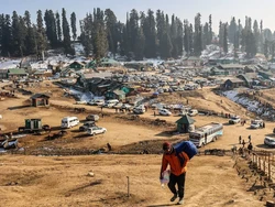 Resor Ski Tertinggi di Dunia Kehilangan Salju