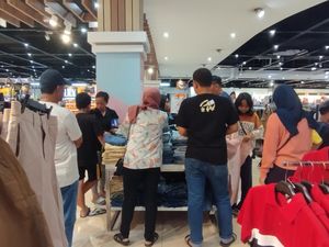 Niat Belanja Bulanan di Transmart Full Day Sale, Wanita Ini Kepincut Pakaian Anak