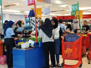 Ibu Ini Senang Bisa Hemat Belanja Bulanan di Transmart Full Day Sale