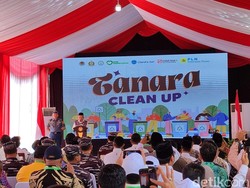Wapres Maruf Amin Resmikan Tanara Clean Up di Serang Banten