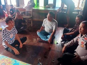 Terobos Banjir, Pemotor di Mura Hilang 1 Hari hingga Ditemukan Lemas Bergantung di Pohon