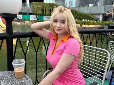 Dasha Gartman Ungkap di Balik Panggilan Bule Barbie