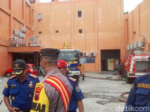 2 Korban Kebakaran Maut Karaoke Tegal Masih Dirawat, Begini Kondisinya 2 Korban Kebakaran Maut Karaoke Tegal Masih Dirawat, Begini Kondisinya