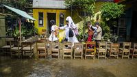 Fasilitas Sekolah di Bandung Rusak Terdampak Banjir