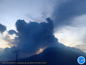 Gunung Lewotobi Meletus Lagi, Waspada Lahar Dingin!