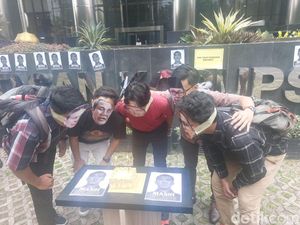 ICW Gelar Aksi Buron Harun Masiku: Di Balik Harun Ada Pejabat Parpol ICW Gelar Aksi Buron Harun Masiku: Di Balik Harun Ada Pejabat Parpol