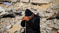 Israel Terus Serang Gaza, 60 Orang Tewas dalam Semalam