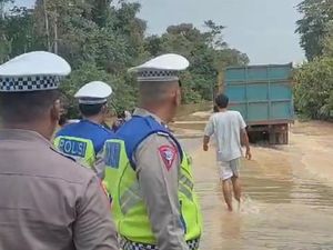 Jalan Sarolangun-Jambi Terendam Banjir, Pengendara Diminta Hati-hati
