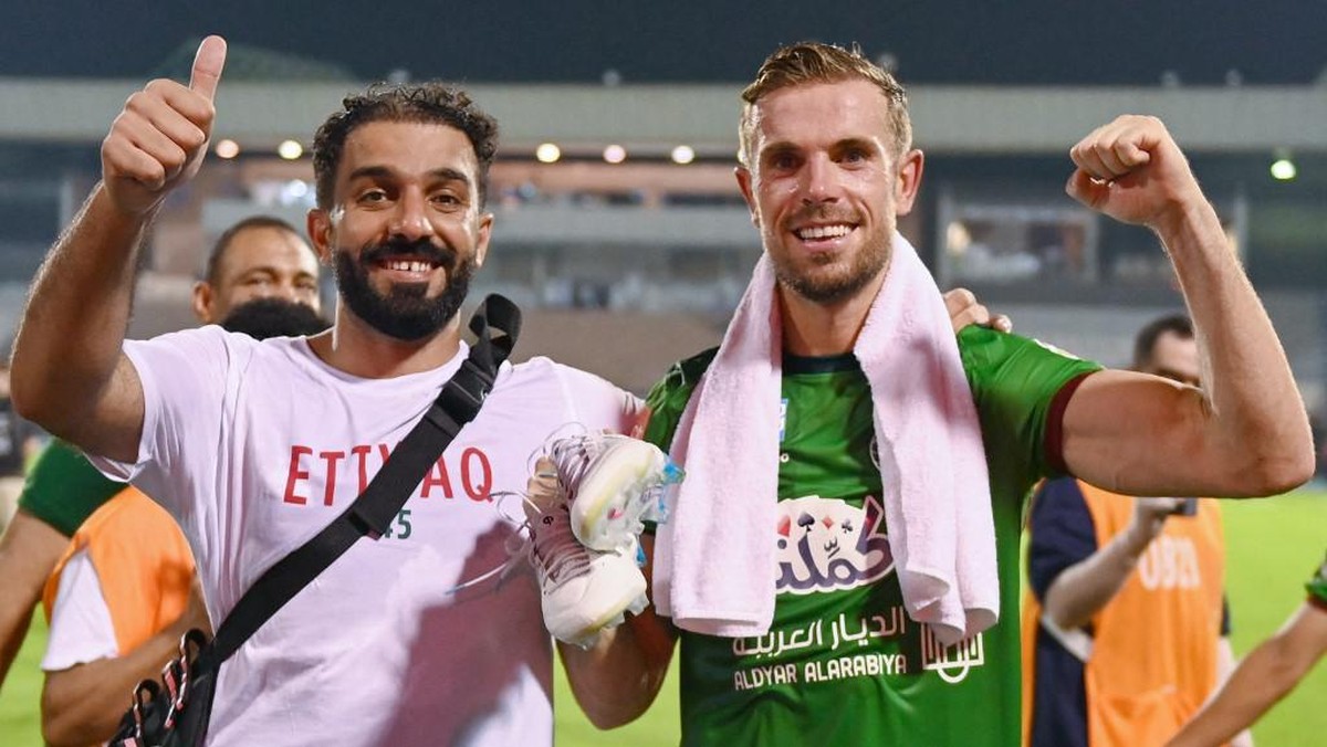 Jordan Henderson bakal pindah ke Ajax Amsterdam Januari ini? (AFP/ALI ALHAJI)