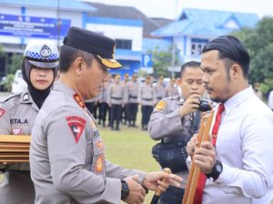 Polisi yang Ungkap Kasus Sipir Bawa 52 Kg Sabu Diganjar Penghargaan Polisi yang Ungkap Kasus Sipir Bawa 52 Kg Sabu Diganjar Penghargaan