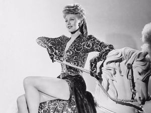 Ini Dress Termahal dalam Sejarah Perfilman Dunia Ini Dress Termahal dalam Sejarah Perfilman Dunia