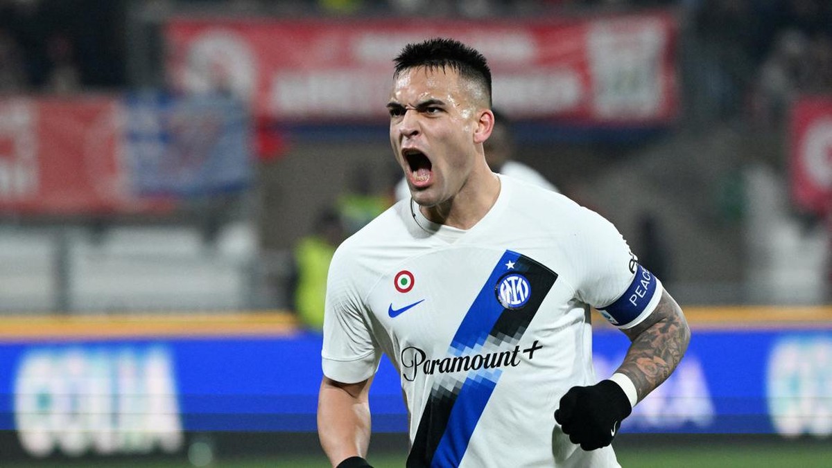 Lautaro Martinez semakin tajam saja bersama Inter Milan musim ini (REUTERS/ALBERTO LINGRIA)