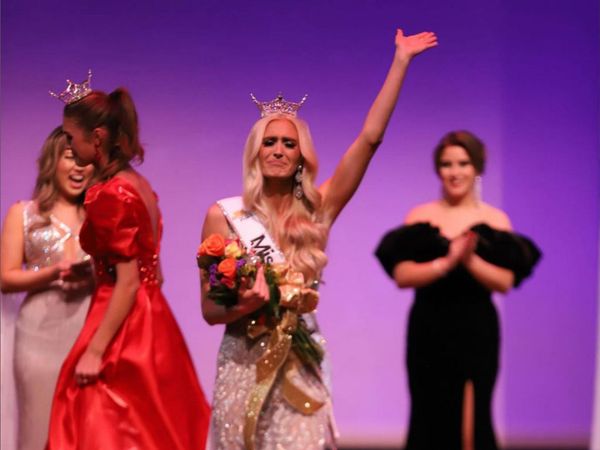 8 Potret Madison, Pilot Pesawat Tempur Cetak Sejarah Menang Miss America