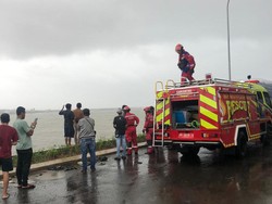 Perahu Terbalik di Laut Makassar Ternyata Bawa 3 Orang, 2 Selamat-1 Hilang