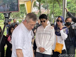 Sosok Sang Ibu Dalam Kenangan Maxime Bouttier Sosok Sang Ibu Dalam Kenangan Maxime Bouttier