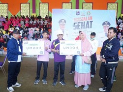 Bawaslu Setop Kasus Caleg Muslimin Bando Bagi Doorprize di HUT PGRI Enrekang