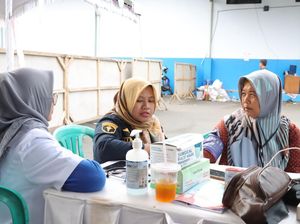 Cegah Penyakit, Pelipat Surat Suara Indramayu Diberi Asupan Vitamin Cegah Penyakit, Pelipat Surat Suara Indramayu Diberi Asupan Vitamin