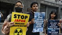 Protes Pembuangan Limbah Nuklir Fukushima ke Laut