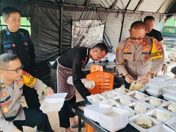 Polri-TNI Beri Bantuan Makanan dan Sembako untuk Korban Banjir di Muratara